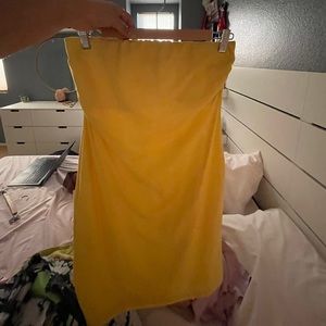 yellow sleeveless dress